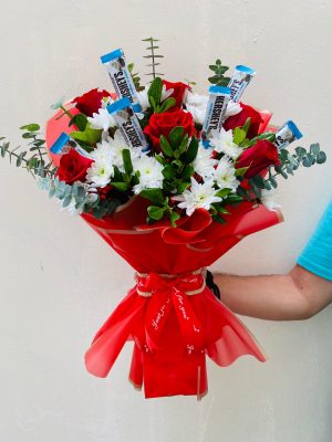 Amor-aniversario-Caja con Rosas y Chocolate Hershey