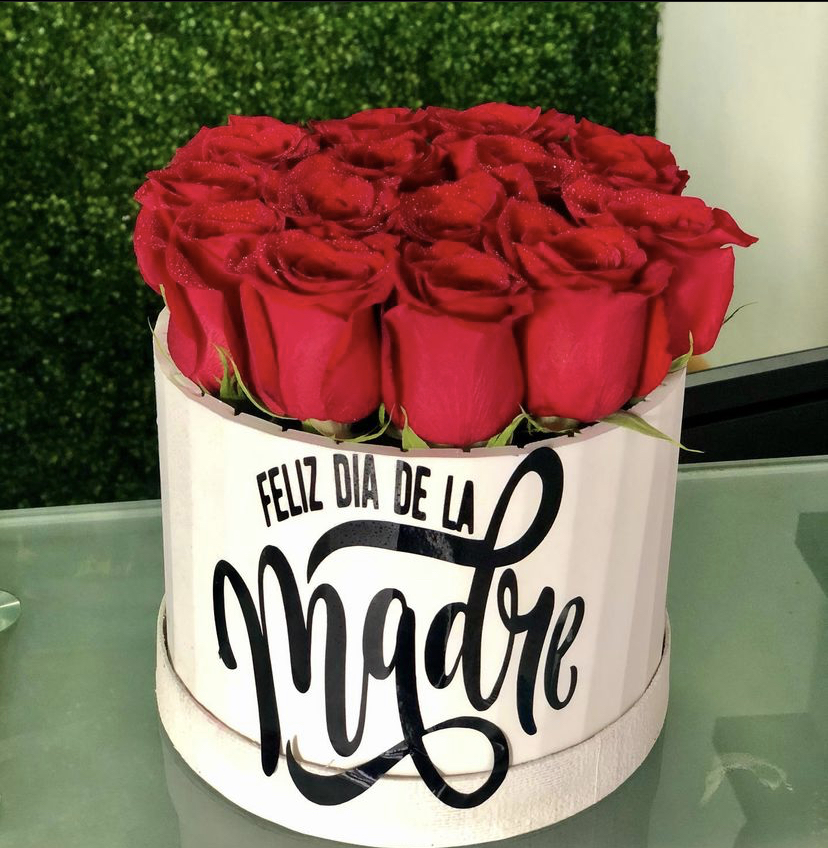 Dia de las Madres - Box madre Sonrie de 24 Rosas - La Floristería FB